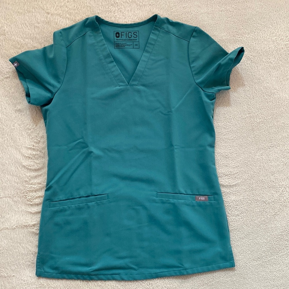 FIGS Scrub Top Limited color XXS